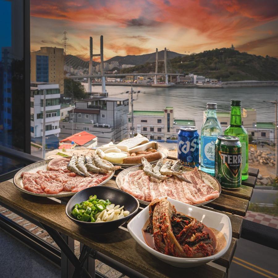 Yeosu View Foret Pension Экстерьер фото