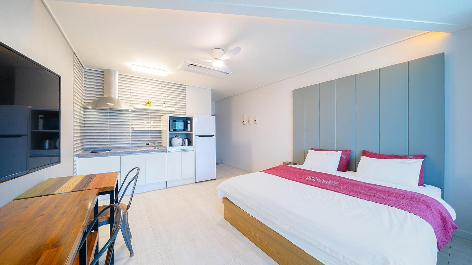 Yeosu View Foret Pension Экстерьер фото