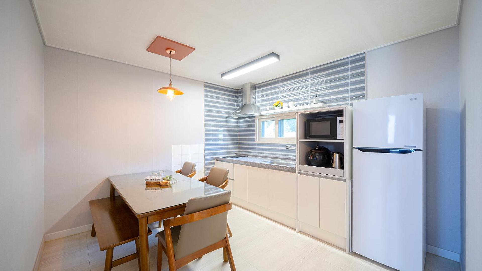 Yeosu View Foret Pension Экстерьер фото