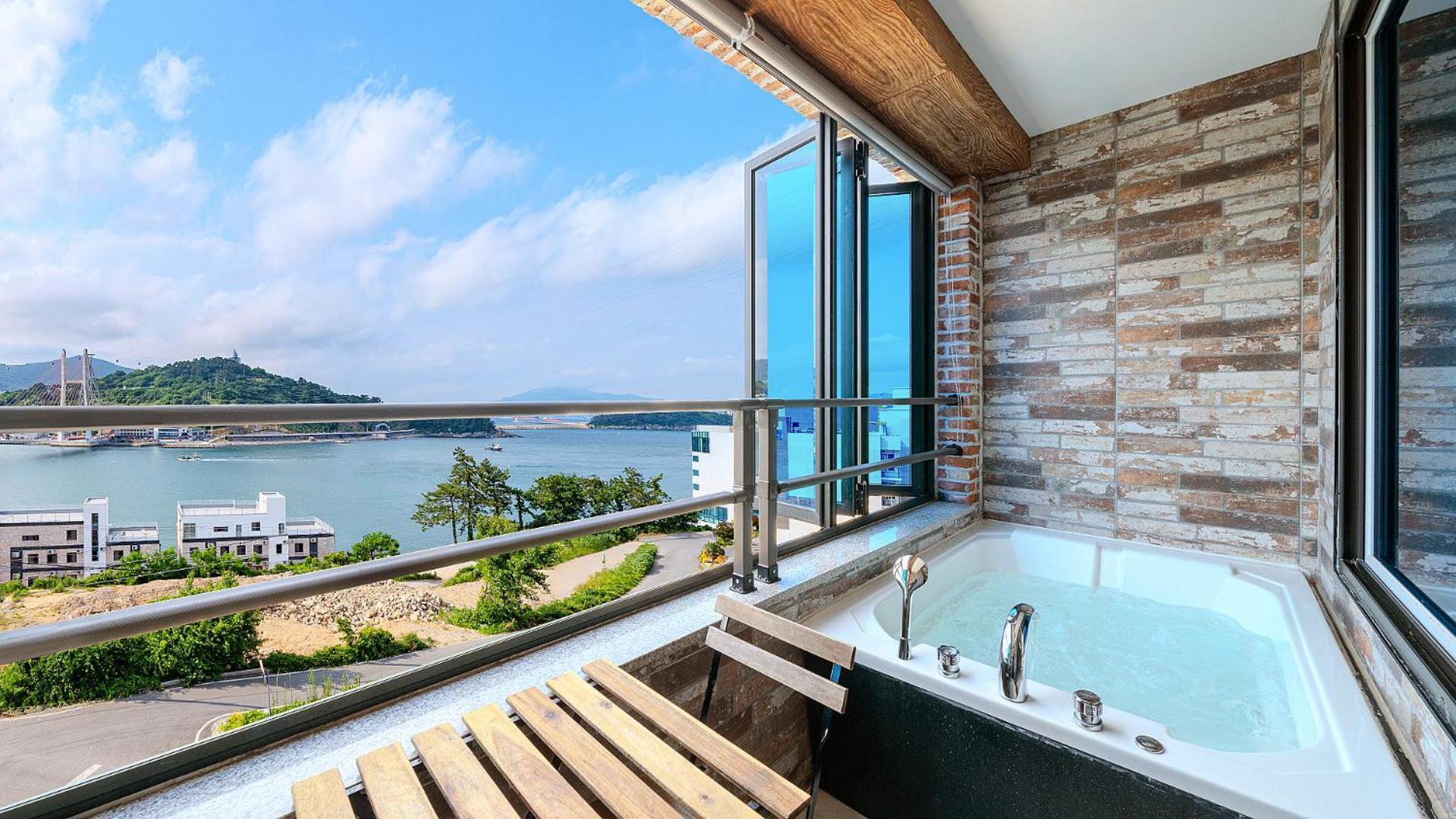 Yeosu View Foret Pension Экстерьер фото