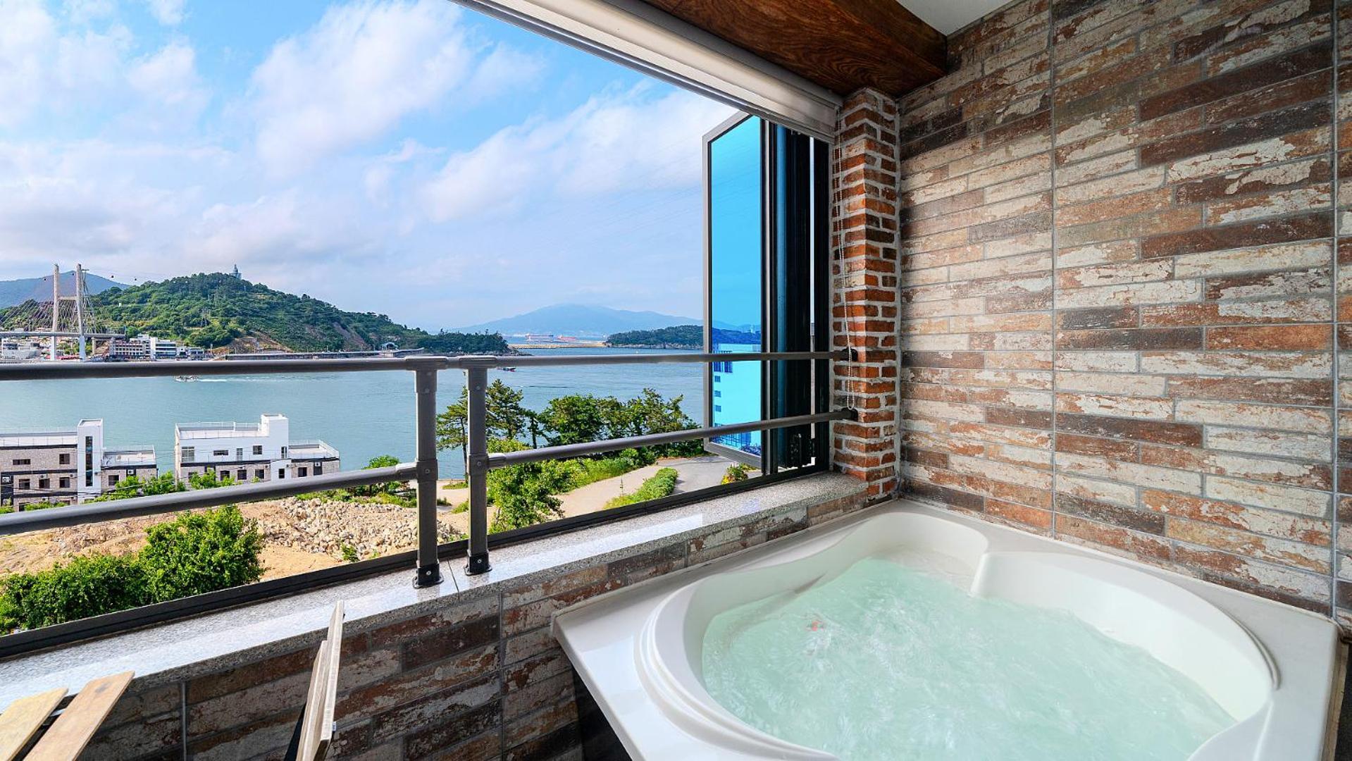 Yeosu View Foret Pension Экстерьер фото